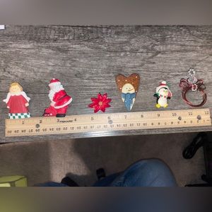 Holiday brooch lot of 6